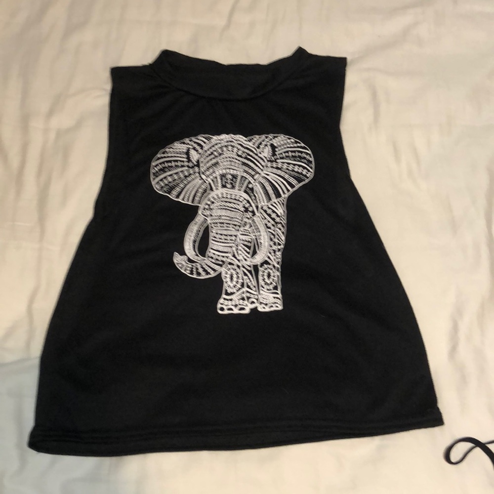Sleeveless shirt